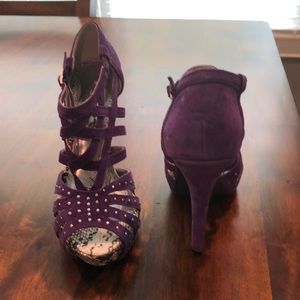 Ladies shoes never worn